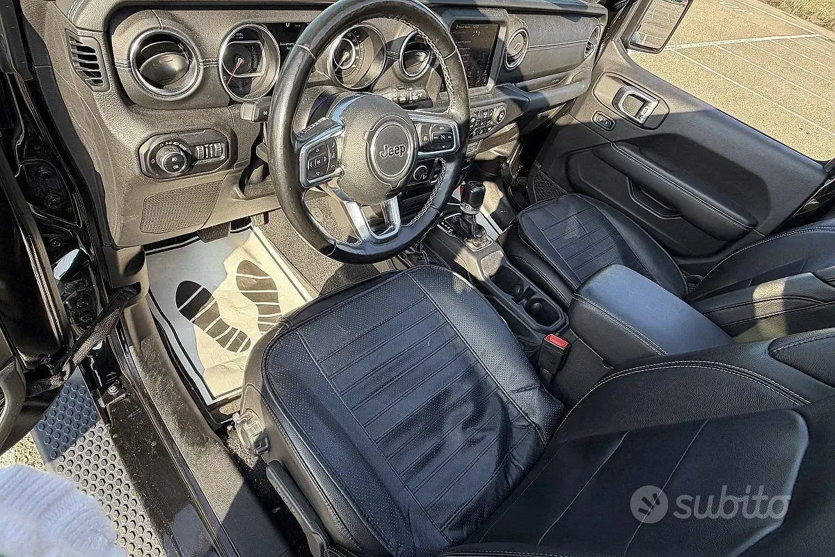 Usata Jeep Wrangler Sahara 200 CV (147 kW) 2020 Nero SUV