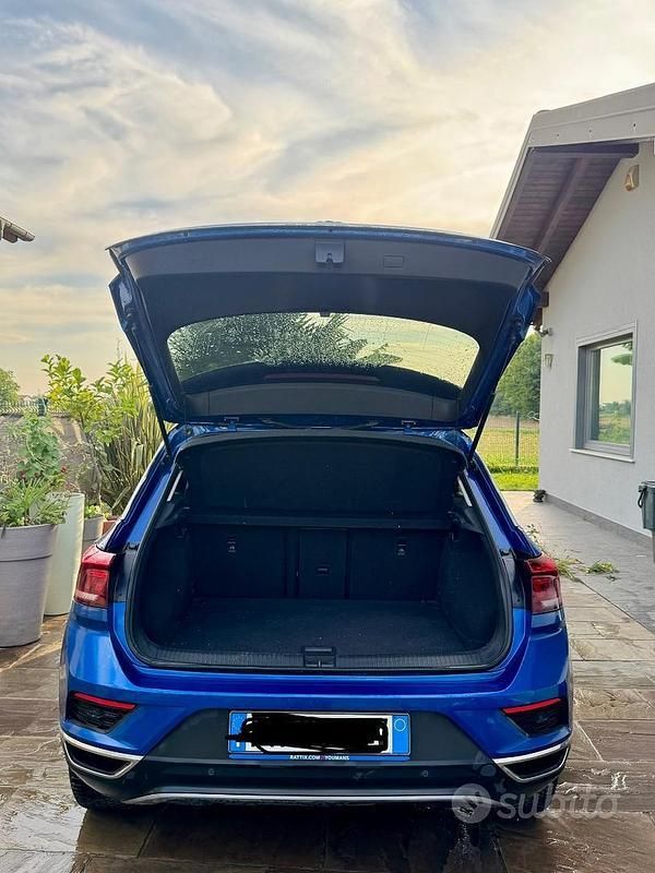 Usata VW T-Roc Style 150 CV (110 kW) 2019 Blu SUV