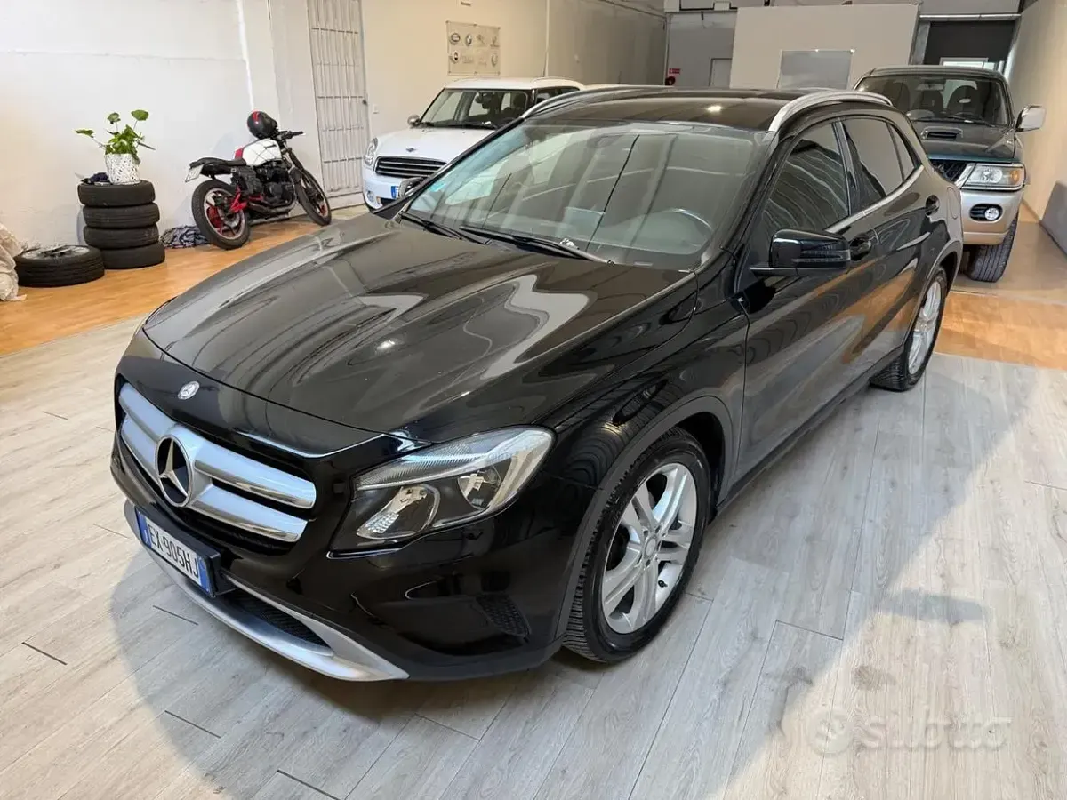 Usata Mercedes GLA200 Premium 136 CV (100 kW) 2014 Nero SUV