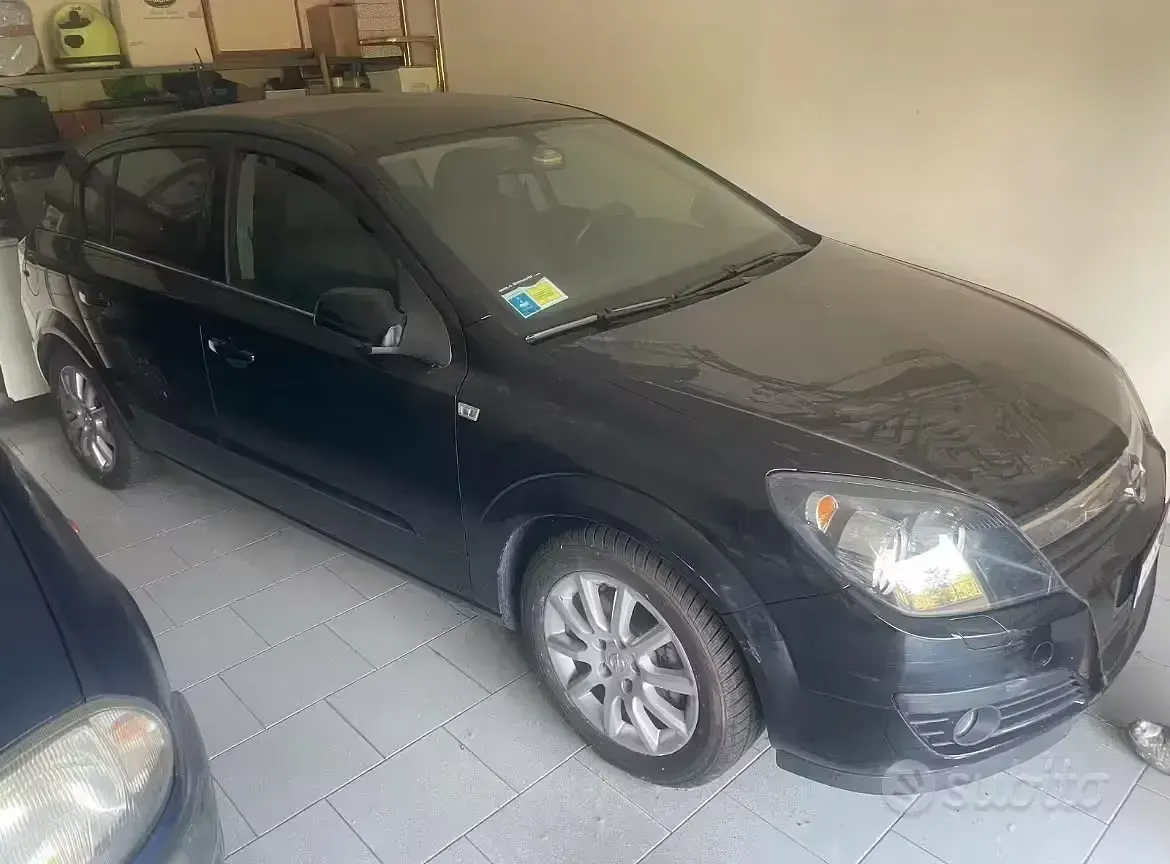 Usata Opel Astra 101 CV (74 kW) 2006 Berlina