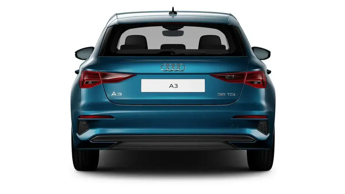 Usata Audi A3 Business 150 CV (110 kW) 2022 Blu/azzurro Berlina