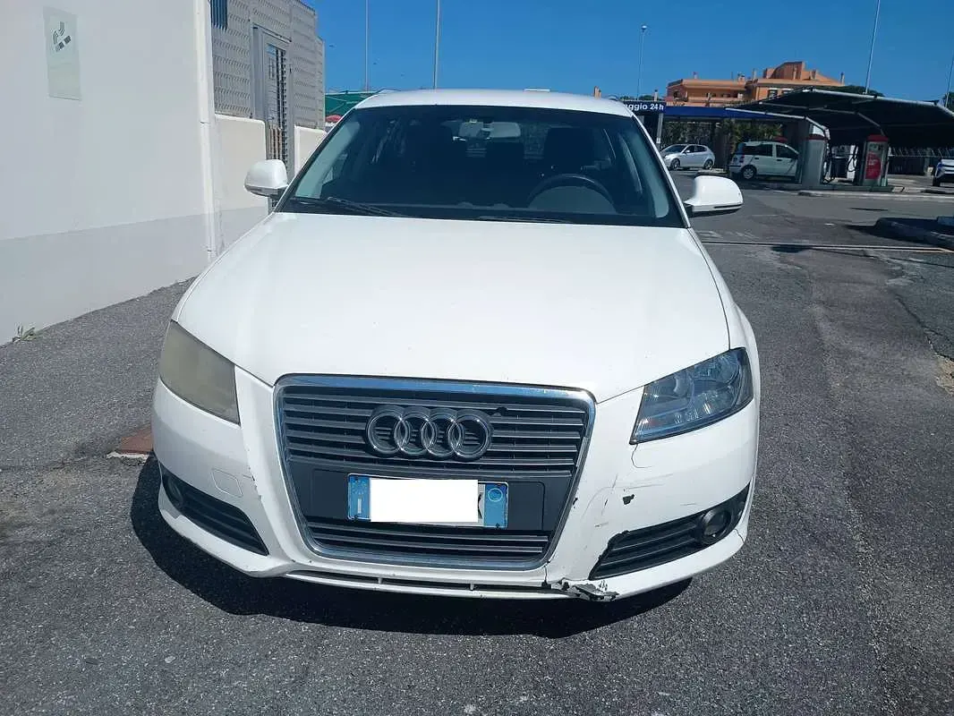 Usata Audi A3 Sportback Attraction 105 CV (77 kW) 2009 Bianco Utilitaria