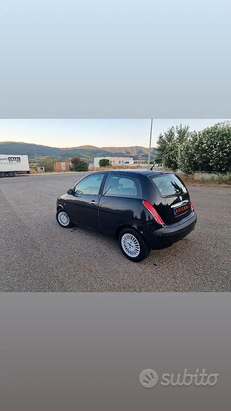 Usata Lancia Ypsilon 80 CV (58 kW) 2006 Nero Utilitaria