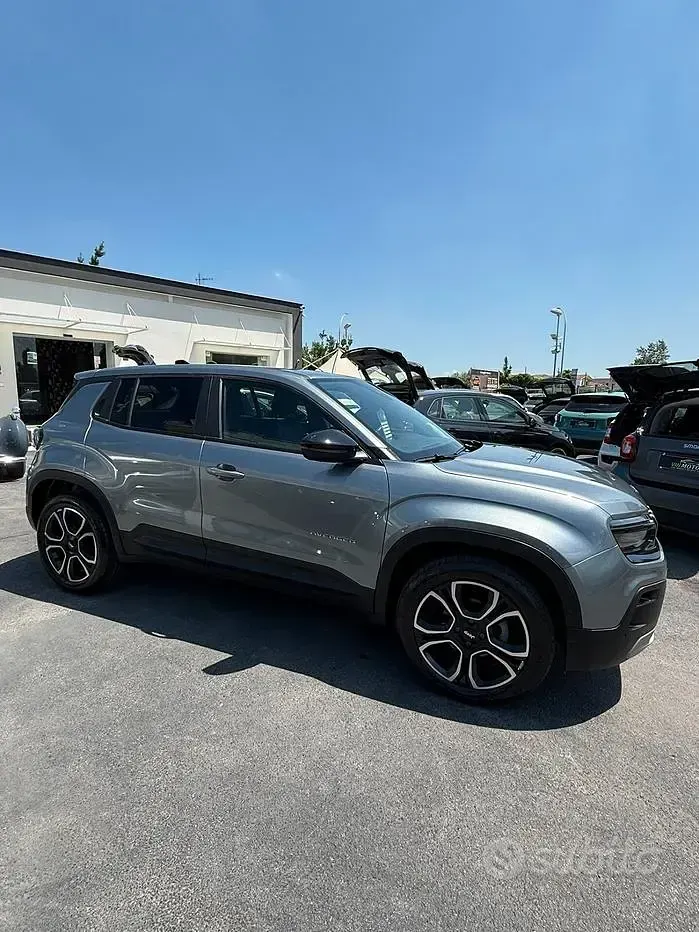 Usata Jeep Avenger Summit 101 CV (74 kW) 2025 Grigio SUV
