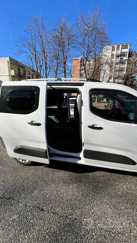 Usata Fiat Doblò 110 CV (80 kW) 2025 Bianco Monovolume