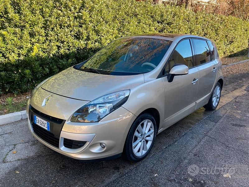 Usata 2010 Renault Scénic III XMOD Monovolume | 2600 € - Immagine 1/4