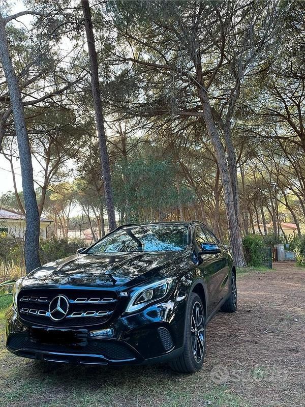 Usata Mercedes GLA200 136 CV (100 kW) 2019 Nero SUV