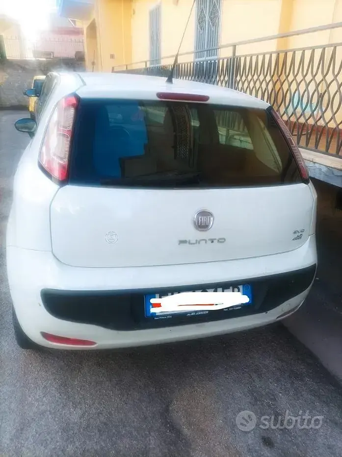 Usata Fiat Grande Punto 65 CV (47 kW) 2010 Bianco Utilitaria