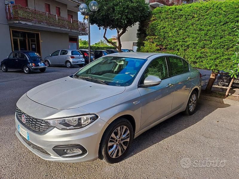 Usata Fiat Tipo 120 CV (88 kW) 2015 Grigio Berlina