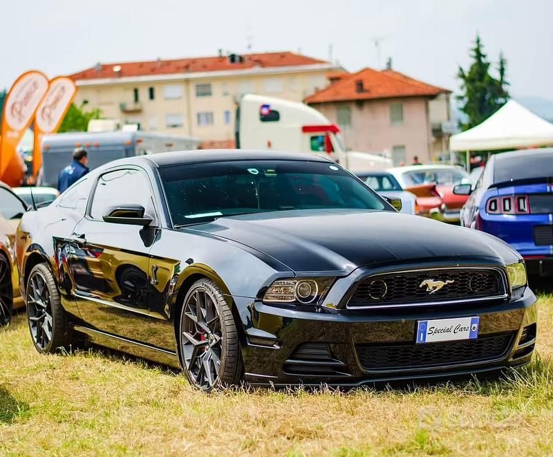 Usata Ford Mustang 342 CV (251 kW) 2012 Nero Berlina