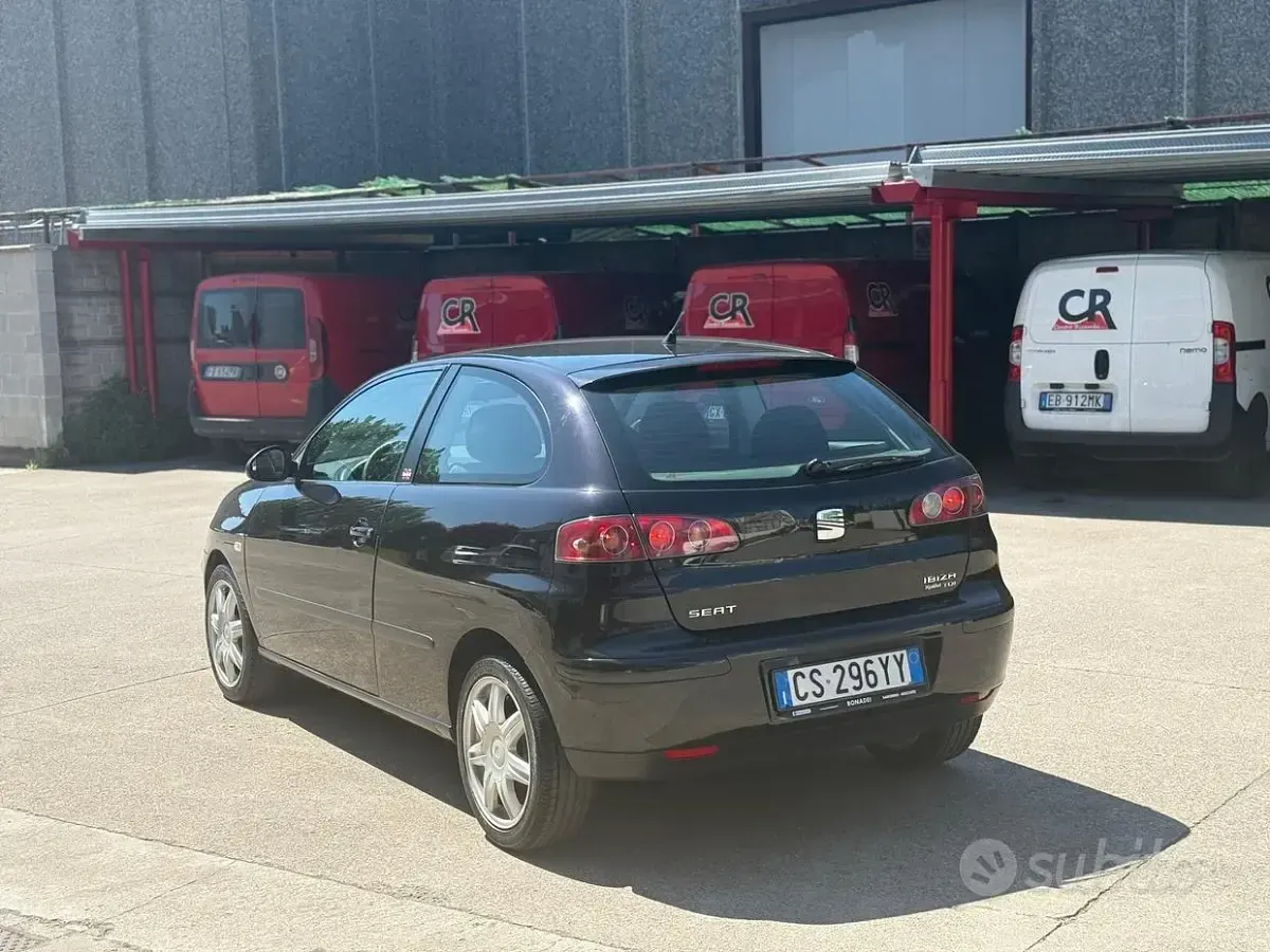 Usata Seat Ibiza 75 CV (55 kW) 2003 Nero Utilitaria
