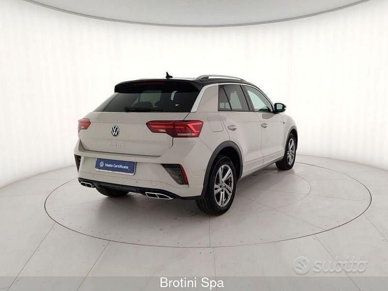 Usata VW T-Roc R-line 116 CV (85 kW) 2023 Grigio metallizzato SUV