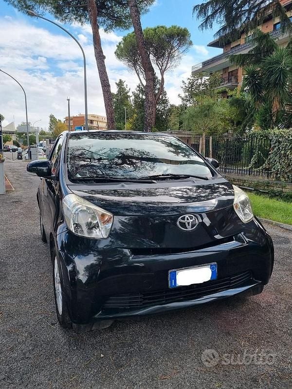 Usata Toyota iQ 98 CV (72 kW) 2010 Nero Utilitaria