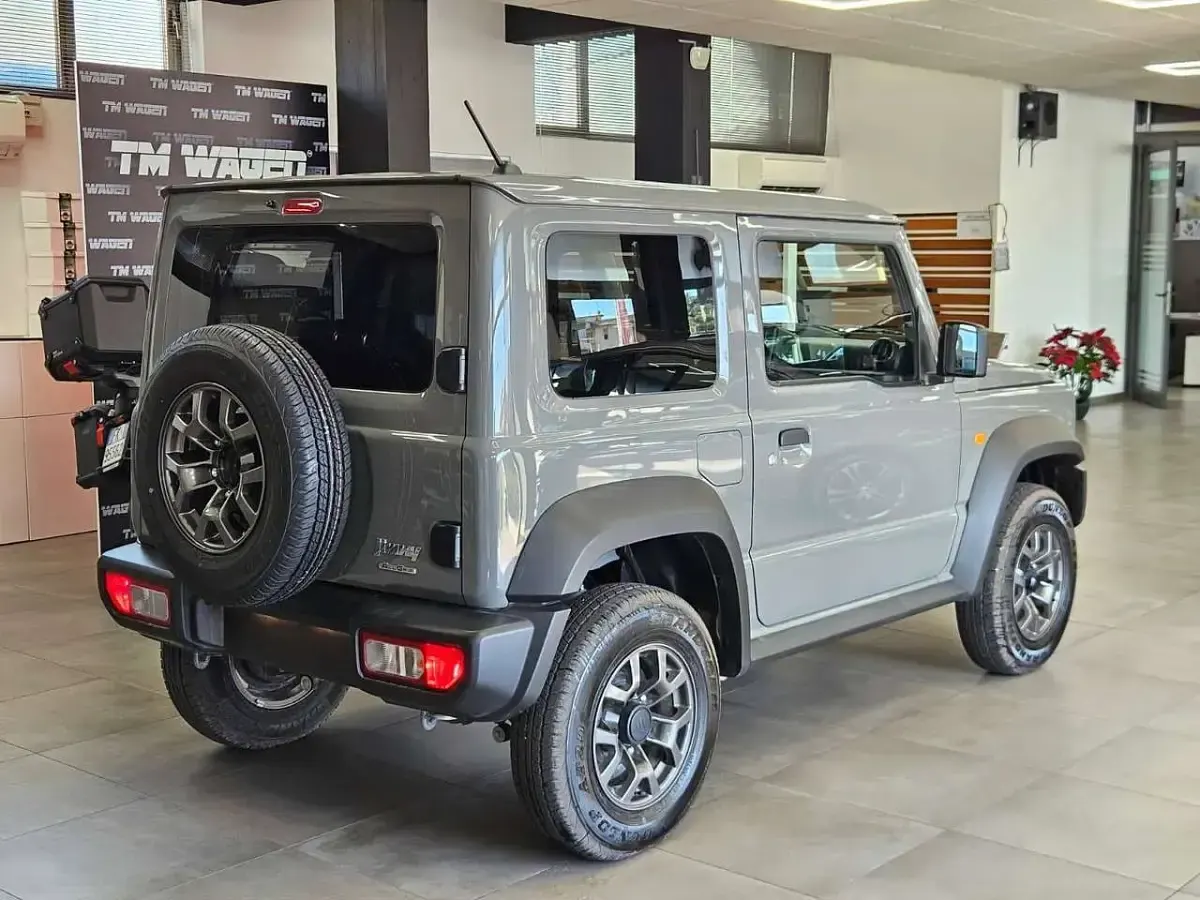 Nuova Suzuki Jimny 102 CV (75 kW) 2026 Argento SUV