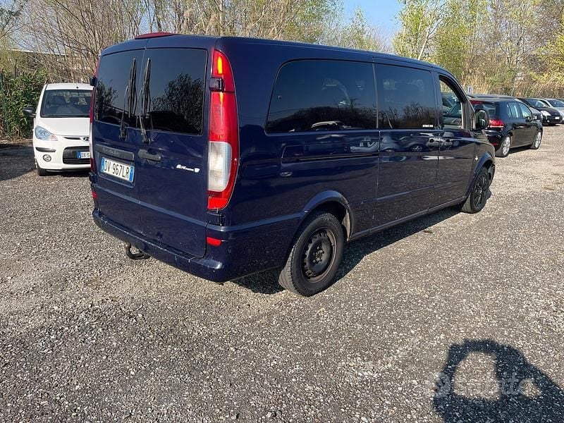 Usata Mercedes Viano 150 CV (110 kW) 2010 Blu Monovolume