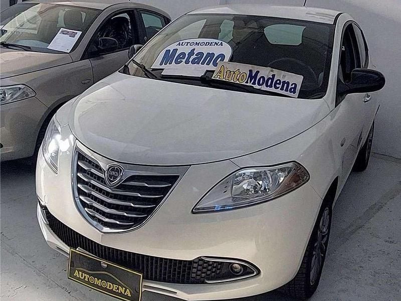 Bianco Usata 2013 Lancia Ypsilon Due volumi | 5850 € (Buon prezzo) - Immagine 1/4