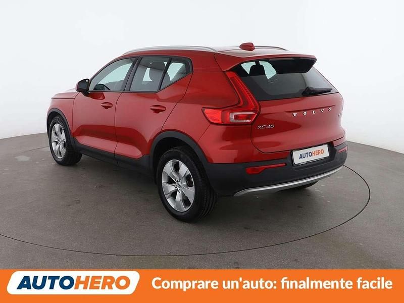 Usata Volvo XC40 Momentum 197 CV (144 kW) 2021 Rosso SUV