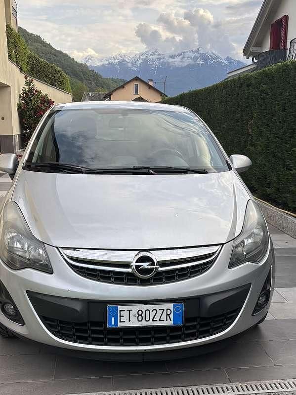 Usata Opel Corsa 75 CV (55 kW) 2014 Utilitaria