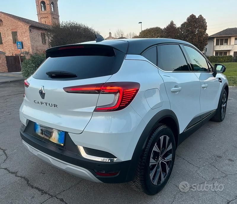 Usata Renault Captur Intens 140 CV (102 kW) 2023 SUV