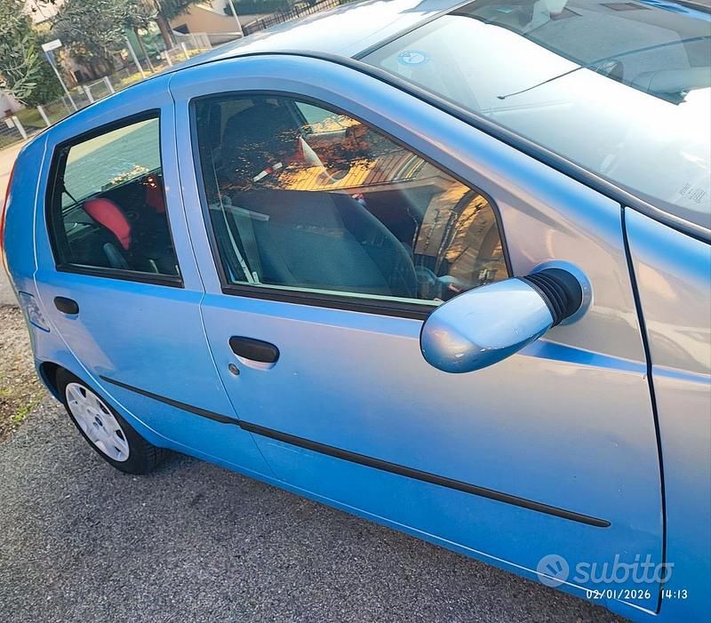 Usata Fiat Punto 2006 Blu Berlina