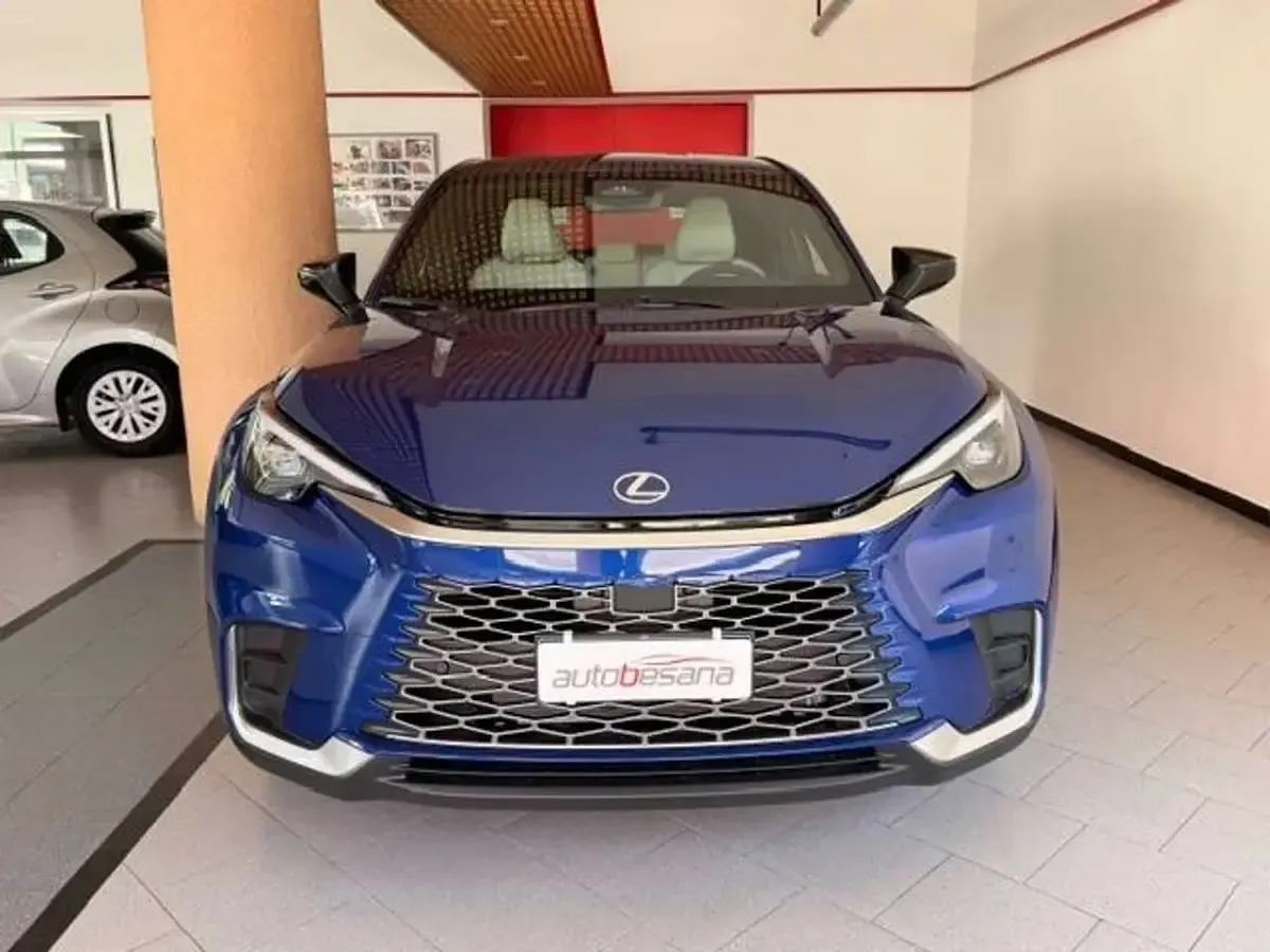 Nuova Lexus LBX 91 CV (66 kW) 2026 Blu/azzurro SUV