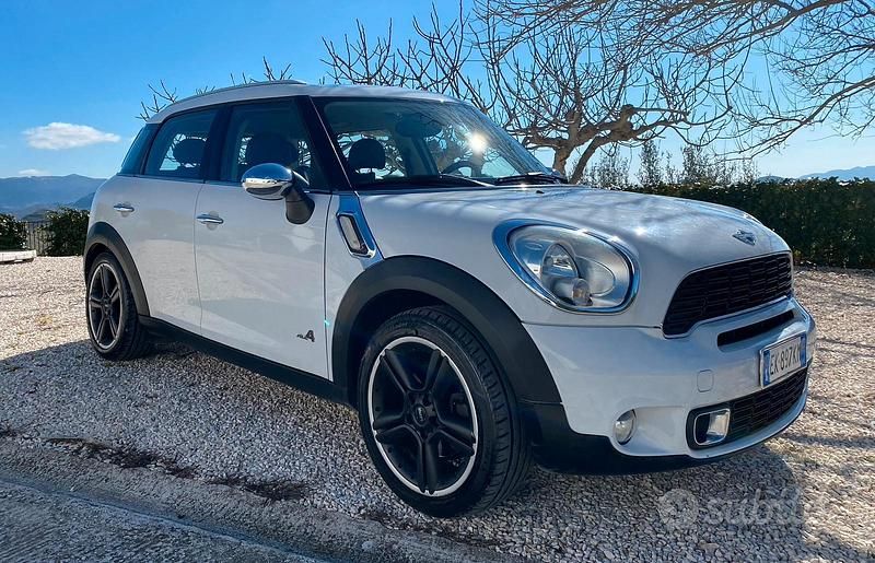 Bianco Usata 2012 Mini Countryman SUV | 8900 € - Immagine 1/4