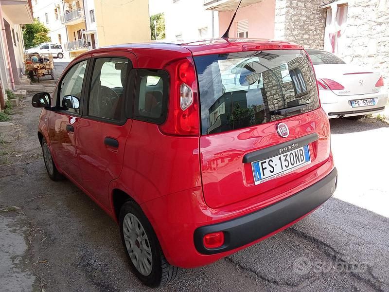 Usata Fiat Panda Easy 69 CV (50 kW) 2018 Rosso Utilitaria