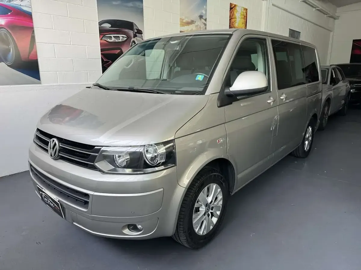 Usata VW Caravelle 140 CV (102 kW) 2015 Grigio Furgone