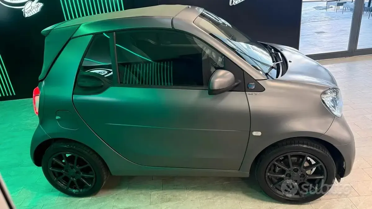 Usata Smart ForTwo Electric Drive 41 kW (56 CV) 2020 Grigio Cabrio
