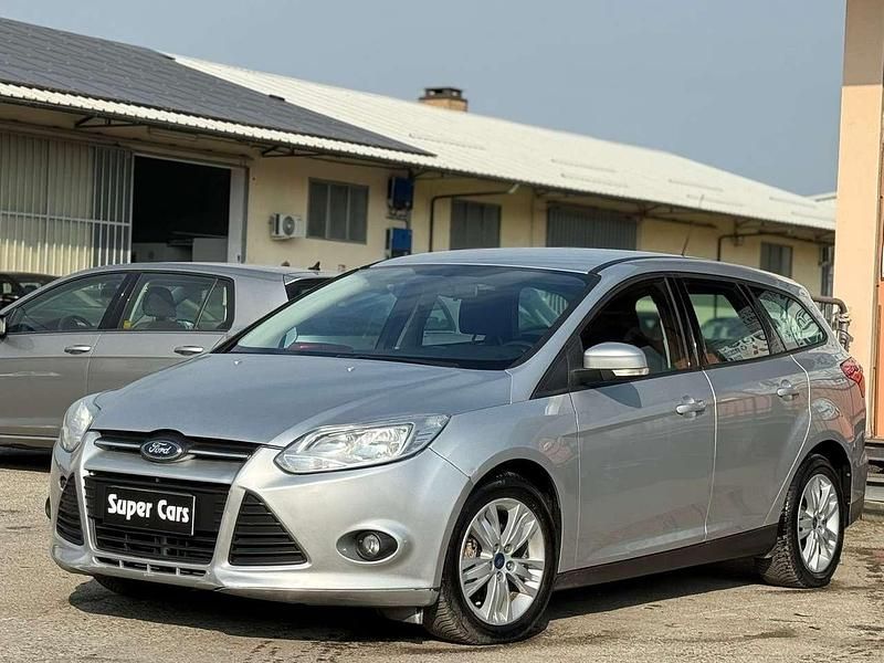 Usata Ford Focus Titanium 116 CV (85 kW) 2012 Argento Station wagon