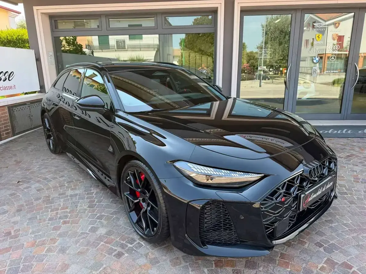 Nuova Audi RS5 Ambiente 639 CV (469 kW) 2026 Nero mythos metallizzato Station wagon