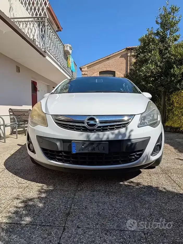 Usata Opel Corsa 95 CV (69 kW) 2011 Bianco Utilitaria
