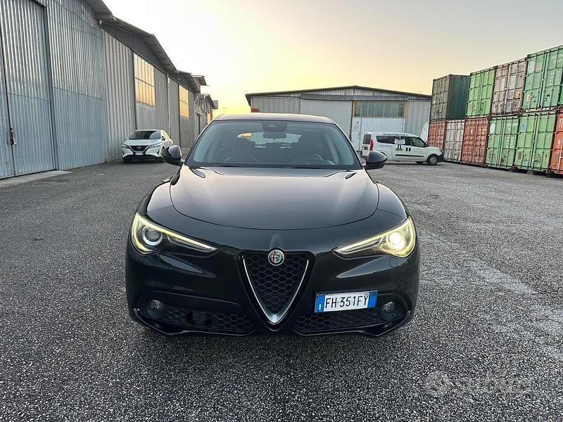 Usata Alfa Romeo Stelvio Executive 210 CV (154 kW) 2018 Nero SUV