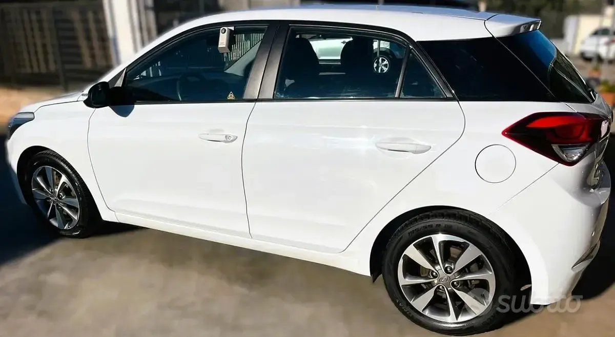 Occasion Hyundai i20 Style 75 ch (55 kW) 2015 Blanc Berline