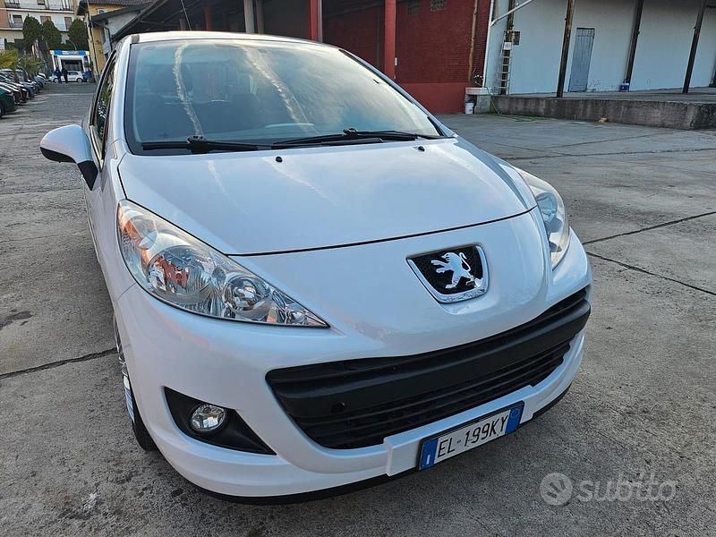 Usata Peugeot 207 75 CV (55 kW) 2012 Bianco Berlina