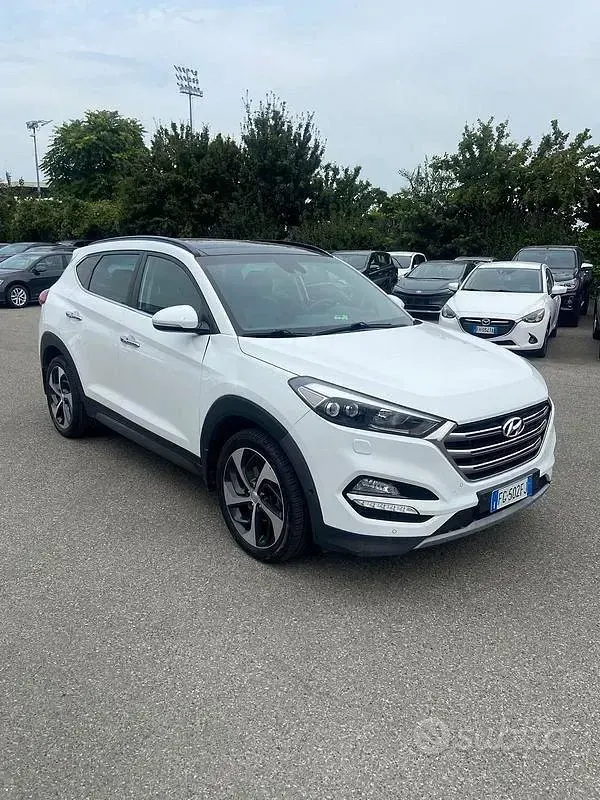 Usata Hyundai Tucson Xpossible 185 CV (136 kW) 2016 Bianco SUV