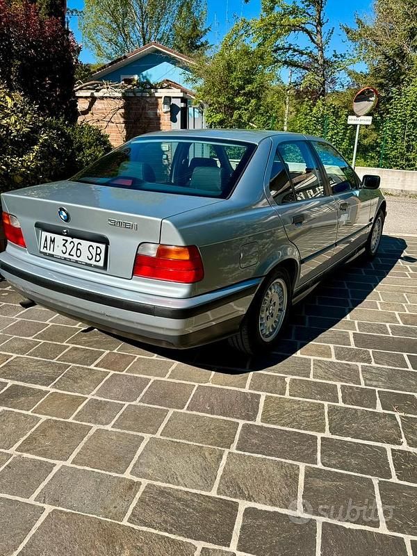 Usata BMW 318 Efficient Dynamics 116 CV (85 kW) 1996 Grigio Berlina