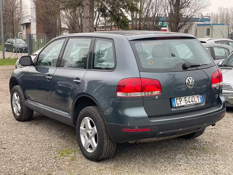 Usata VW Touareg R 174 CV (127 kW) 2005 Verde SUV
