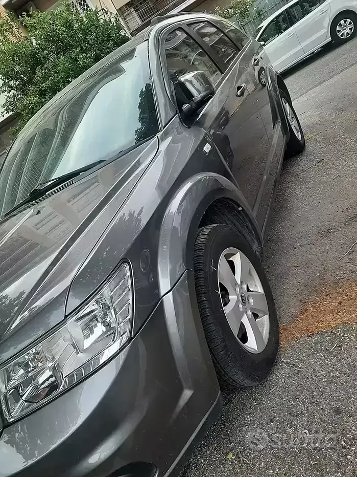 Usata Fiat Freemont 170 CV (125 kW) 2011 Grigio SUV