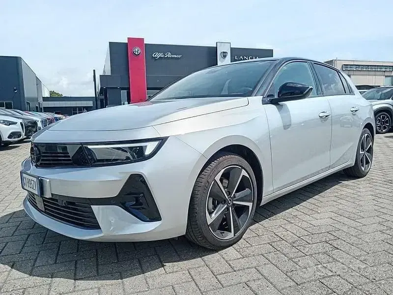 Usata Opel Astra 131 CV (96 kW) 2025 Utilitaria