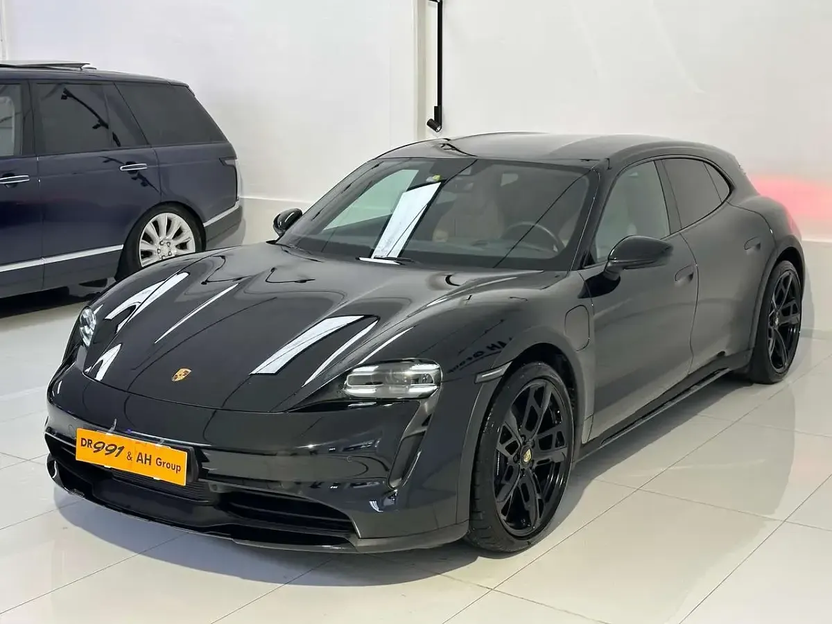 Usata Porsche Taycan Performance Package 139 kW (190 CV) 2022 Nero Berlina