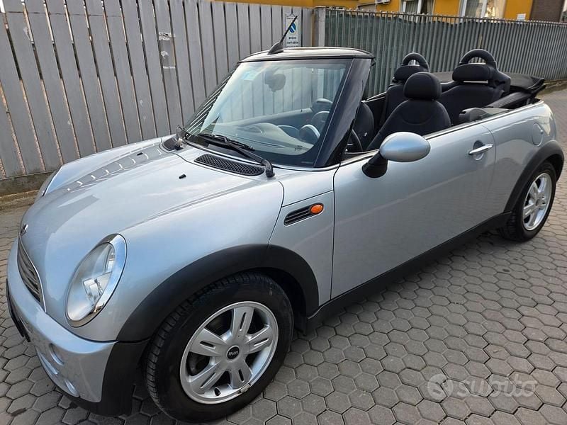 Usata Mini Cooper Cabriolet 116 CV (85 kW) 2006 Argento Cabrio