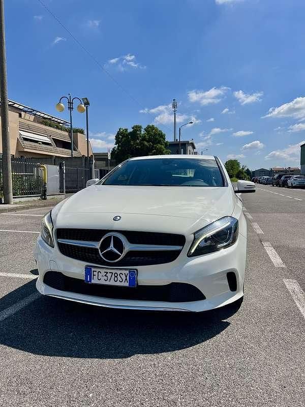 Usata Mercedes A180 109 CV (80 kW) 2016 Bianco Berlina