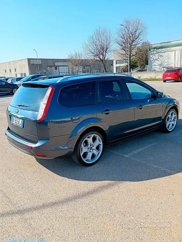 Usata Ford Focus 136 CV (100 kW) 2008 Grigio Station wagon