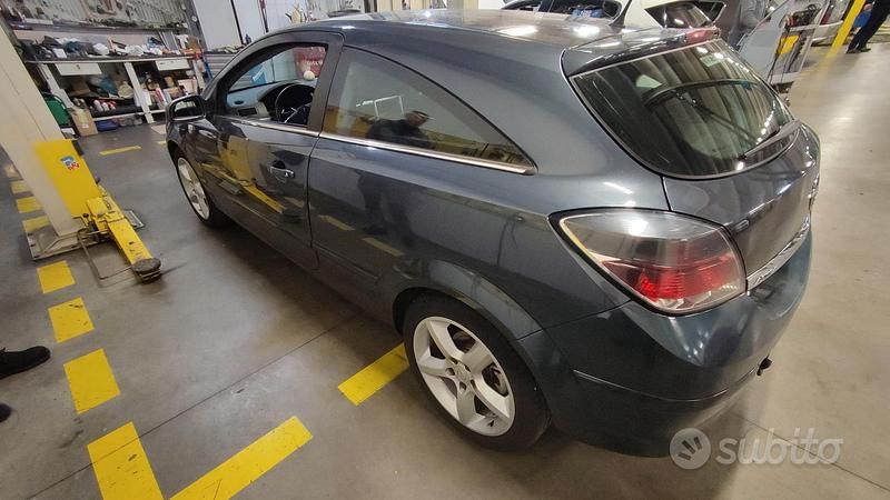 Usata Opel Astra GTC 2008 Blu