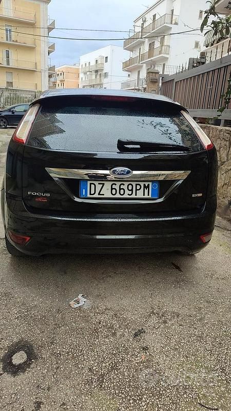 Usata Ford Focus 90 CV (66 kW) 2009 Nero Berlina