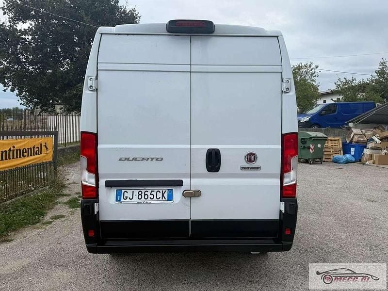 Usata Fiat Ducato 33 140 CV (102 kW) 2022 Nessuno Furgone
