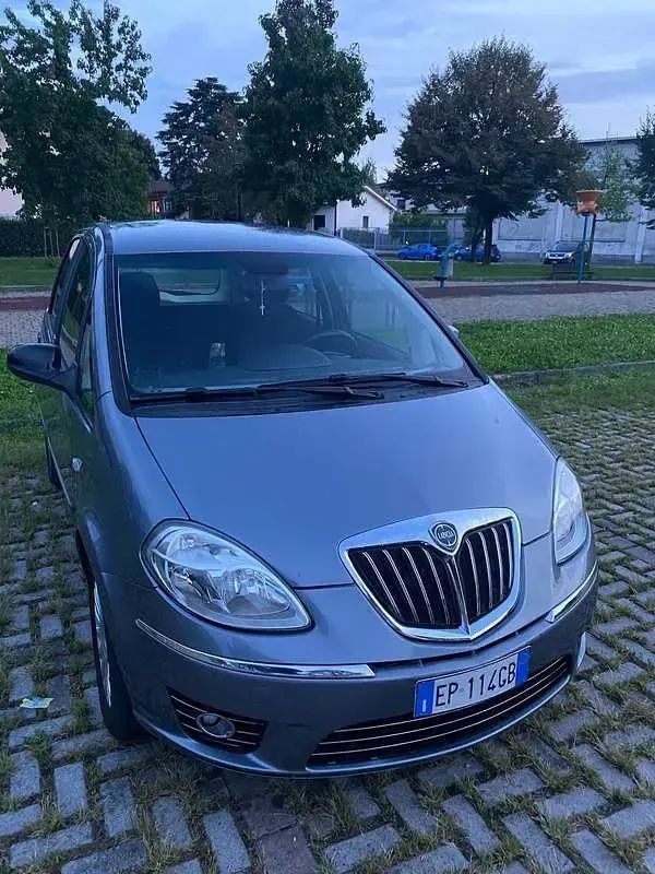 Usata Lancia Musa 95 CV (69 kW) 2012 Blu/azzurro Monovolume