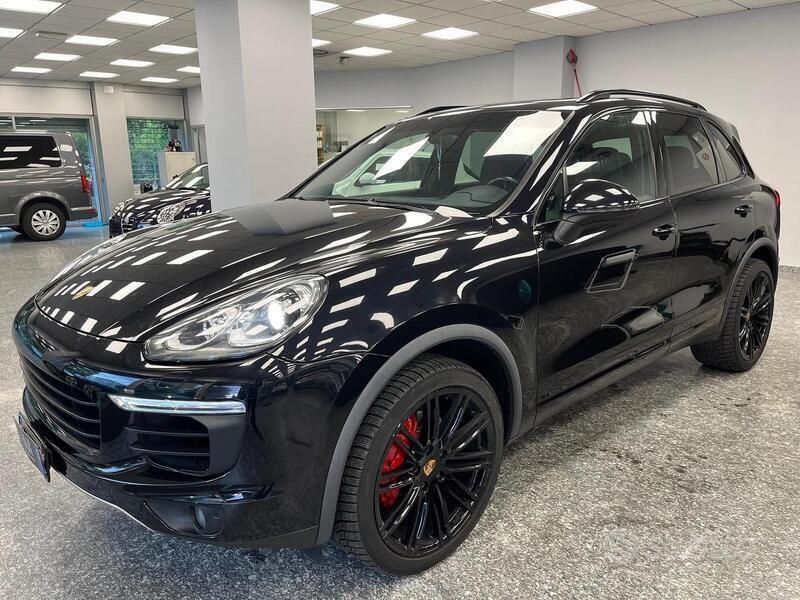 Usata Porsche Cayenne 250 CV (183 kW) 2015 Nero SUV