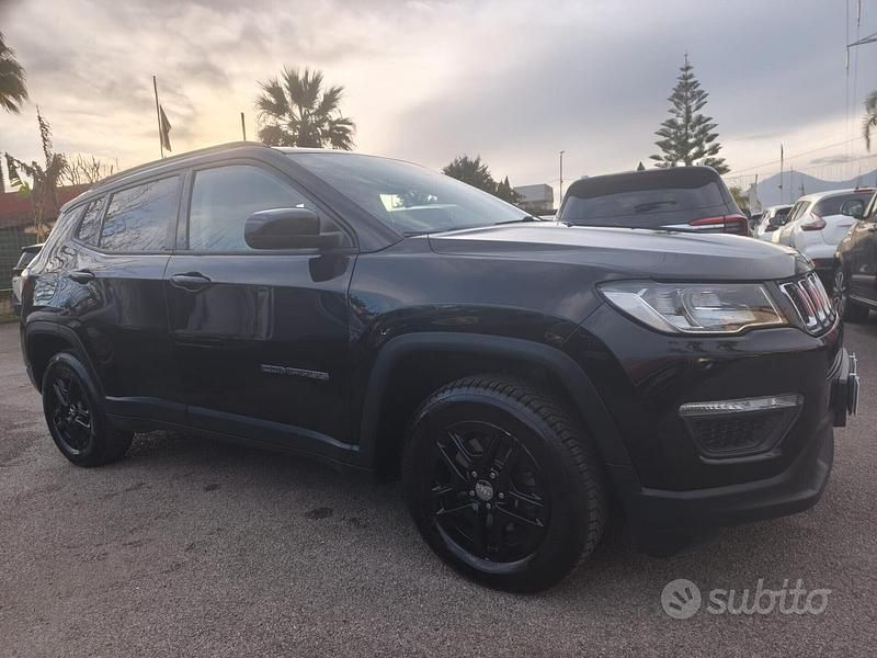 Begagnad Jeep Compass Sport 120 HK (88 kW) 2019 Svart SUV